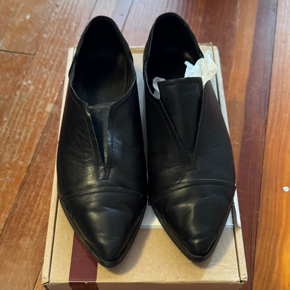Tamar Shalém Black Stella Leather Pointed Toe Flats & Loafers